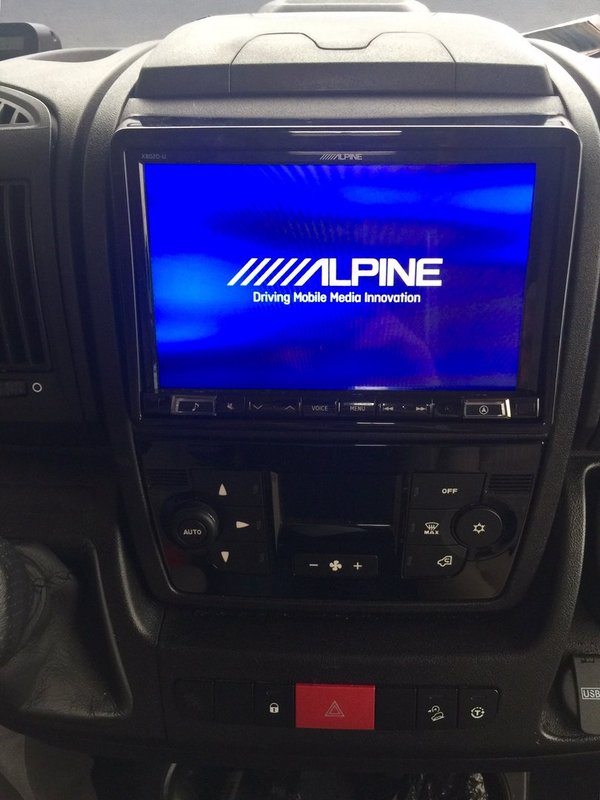 Alpine X802DC-U, 8" Display, Campersoftware